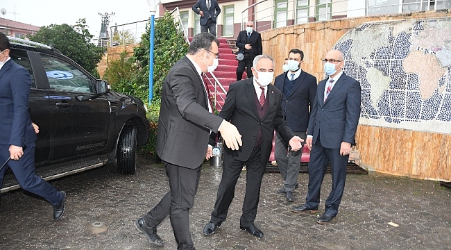 TÜBİTAK Başkanı Prof. Dr. Hasan Mandal ADYÜ'deki bilimsel çalışmaları inceledi