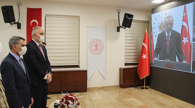Tunceli'nin ilk müzesi Cumhurbaşkanı Erdoğan'ın canlı bağlantısı, Bakan Ersoy'un katılımıyla açıldı