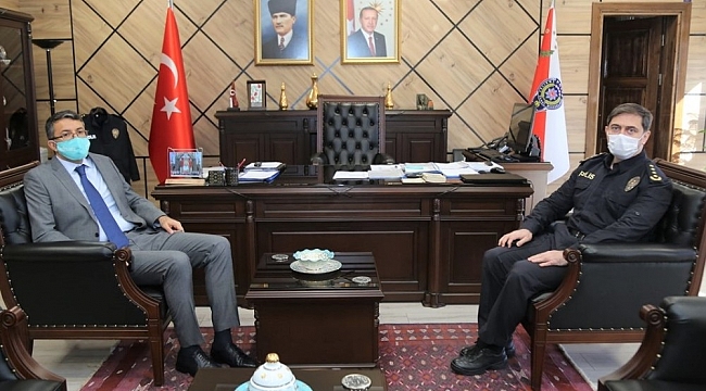 Vali Çelik, Müdür Necmettin Koç'tan yılbaşı tedbir ve çalışmaları hakkında bilgiler aldı