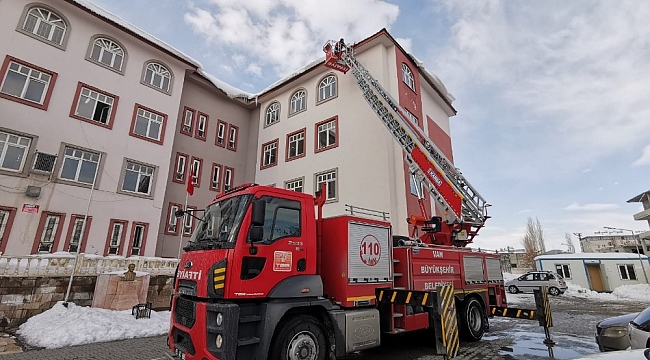 Van Büyükşehir Belediyesi itfaiyesi 2020'de 10 bin vakaya müdahale etti