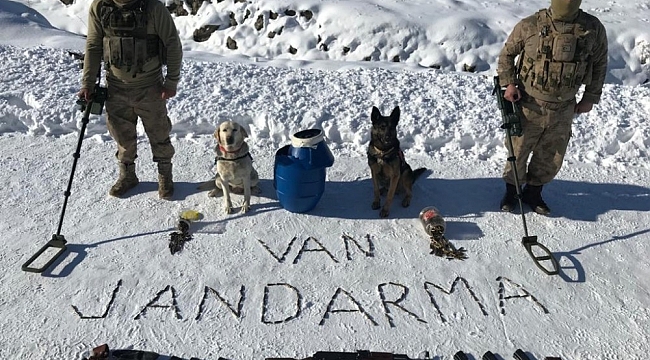 Van'da PKK terör örüğüne ait silah ve mühimmat ele geçirildi