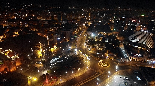 Yeni kısıtlamanın ilk gününde Kayseri'de sokaklar boş kaldı