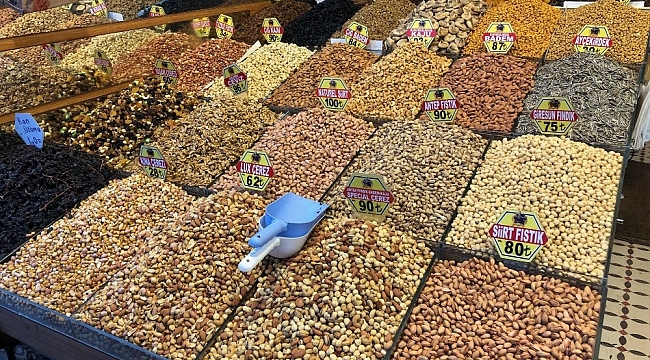 Yılbaşında uygulanacak sokağa çıkma kısıtlaması öncesi vatandaşlar alışverişe başladı