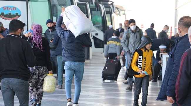 Yılbaşını memleketlerinde geçirmek isteyenler otogara koştu