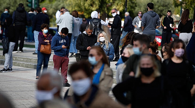 Yunanistan’da karantina tedbirlerini 1 hafta daha uzattı