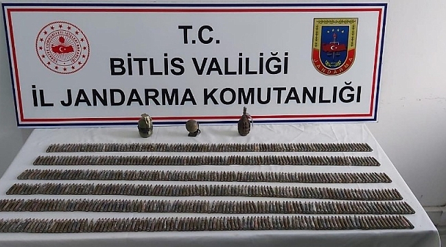 2 sığınak içerisinde 3 el bombası ile çok sayıda kaleşnikof fişeği ele geçirildi