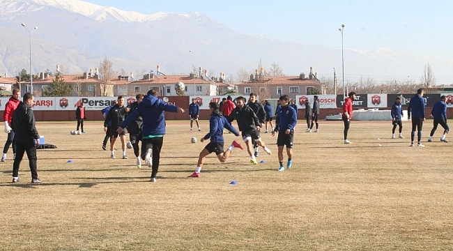 24Erzincanspor 2. devreye hazır