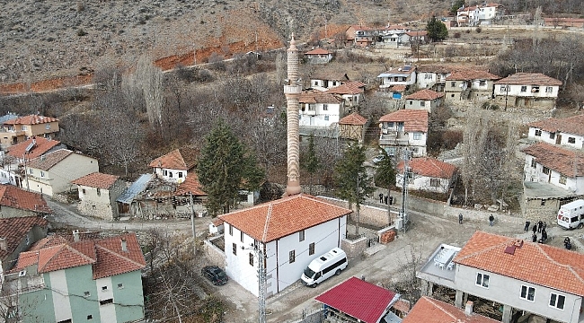 350 yıllık geçmişe sahip tarihi cami Cuma namazıyla ibadete açıldı