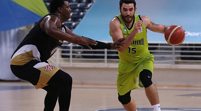 4 oyuncusu Covid olan Merkezefendi Basket evinde yıkıldı