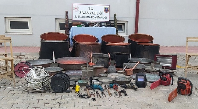 6 evden hırsızlık yapan şahıslar çaldıklarıyla birlikte yakalandı