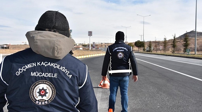 81 ildeki "Aranan Şahıslar ve Göçmen Kaçakçılığı Uygulaması"nda 2 bin 475 kişi yakalandı