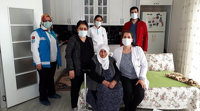 90 yaş üzeri vatandaşlar aşılanıyor