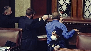 ABD’de Trump destekçileri Kongre binasını bastı