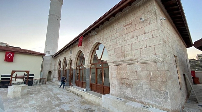Afrin'deki Ömer Bin Hattab Camii ve Nebi Huri Türbesi restore edildi