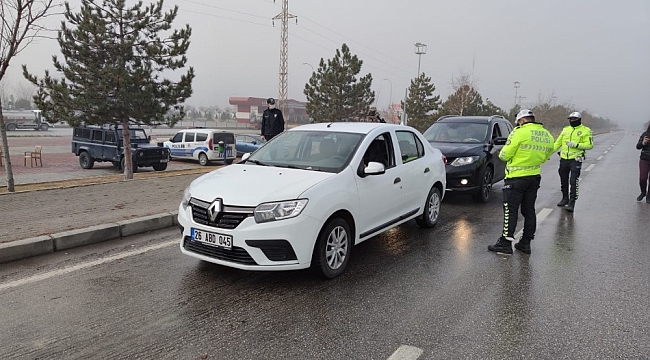 Afyonkarahisar'da kısıtlamanın 3. gününde denetimler devam ediyor