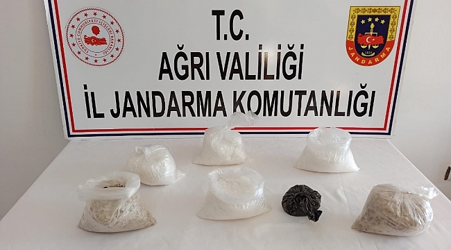 Ağrı'da piyasa değeri 1 milyon 259 bin lira olan metamfetamin maddesi ele geçirildi