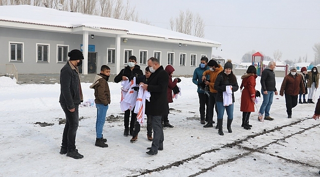Ağrı'da "Köy Halk Badminton" projesi