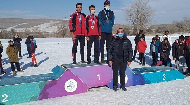 Ağrılı kayakçılar yeni sezona başarılarıyla başladı