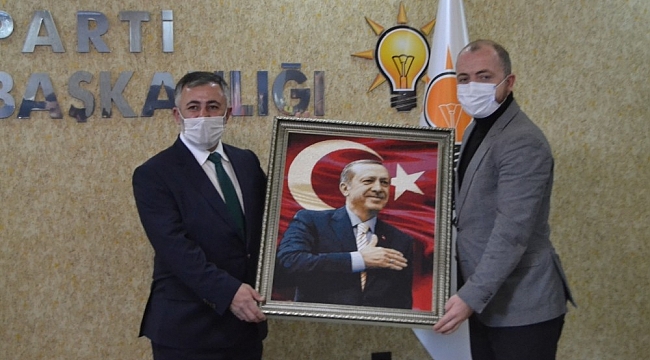 AK Parti Bilecik İl Başkanlığı atanan Serkan Yıldırım görevi teslim adlı