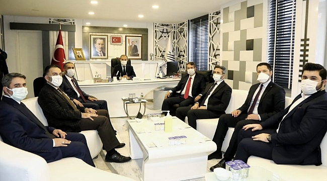 AK Partili Canikli'den belediyeye ziyaret