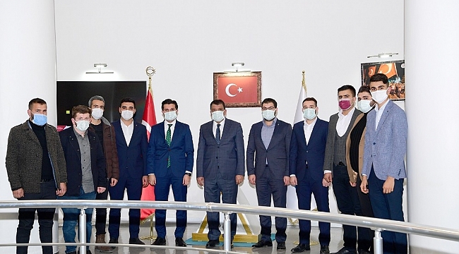 AK Partili gençlerden Başkan Gürkan'a ziyaret