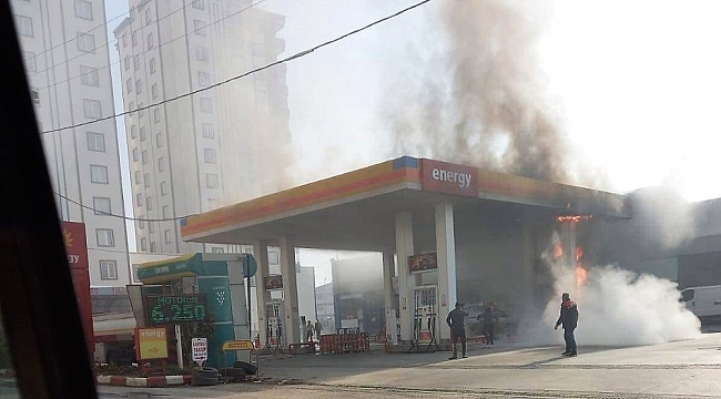 Akaryakıt istasyonunda yangın paniği: 2 yaralı