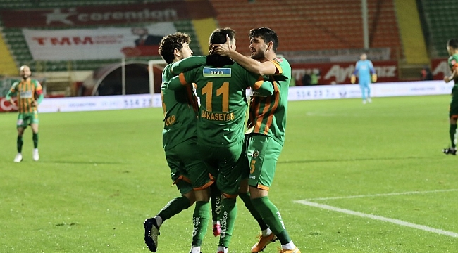 Alanyaspor ligin ilk devresini 10 hafta lider götürdü