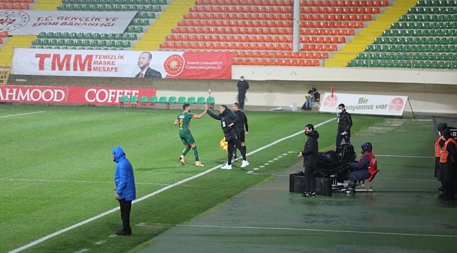 Alanyaspor - Sivasspor maçına yağmur engeli