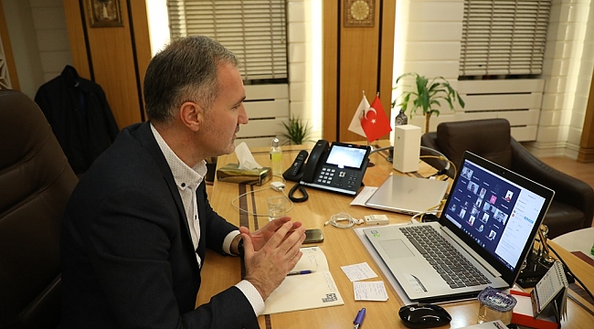 Aler Taban gençlerle online buluştu