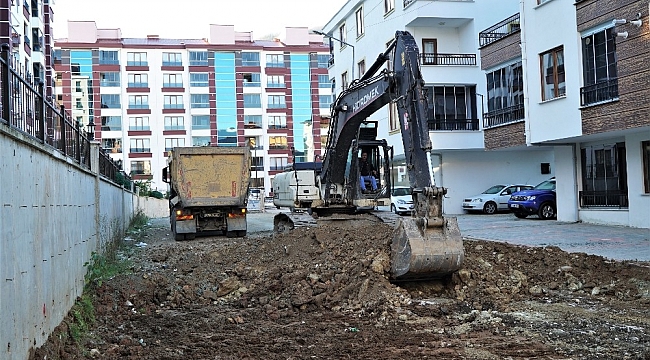 Altınordu'da alt ve üst yapı çalışmaları sürüyor