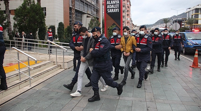 Antalya'da eş zamanlı 'Dalgakıran' operasyonunda 20 şüpheli daha adliyeye sevk edildi