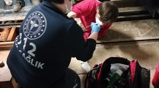 Ayağı makinaya sıkışan işçiyi itfaiye ekipleri kurtardı