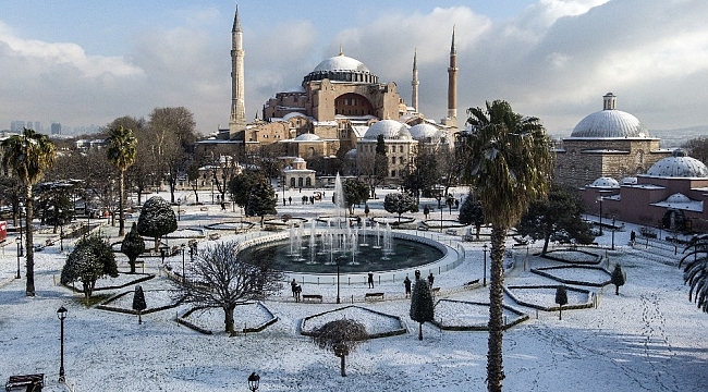 Ayasofya-i Kebir Camii Şerifi'nde kartpostallık manzara