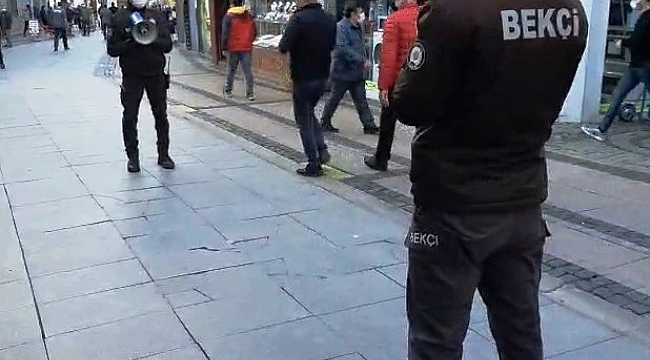 Ayvalık'ta çarşı ve mahalle bekçilerinden megafonla Covid19 uyarısı