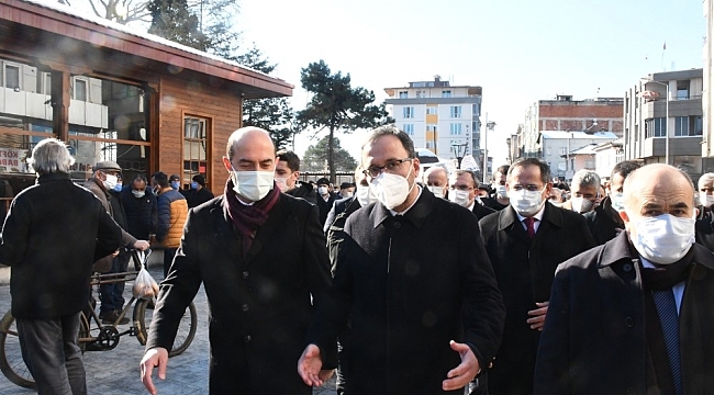 Bakan Kasapoğlu, Hafız Niyazi Kasapoğlu'nun cenazesine katıldı