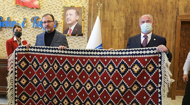 Bakan Kasapoğlu'ndan Tuşba Belediyesine ziyaret