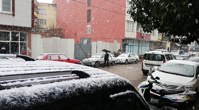 Balıkesir ve ilçelerinde kar yağışı başladı