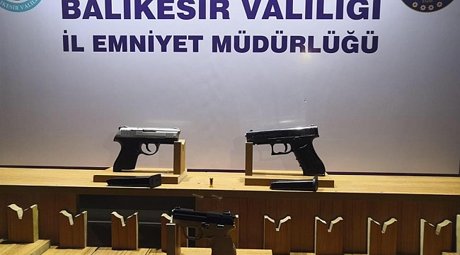 Balıkesir'de aranan 13 şahıs yakalandı