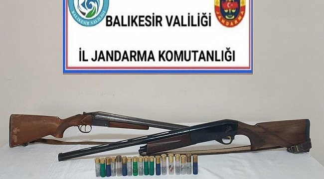 Balıkesir'de jandarma 12 aranan şahsı yakaladı