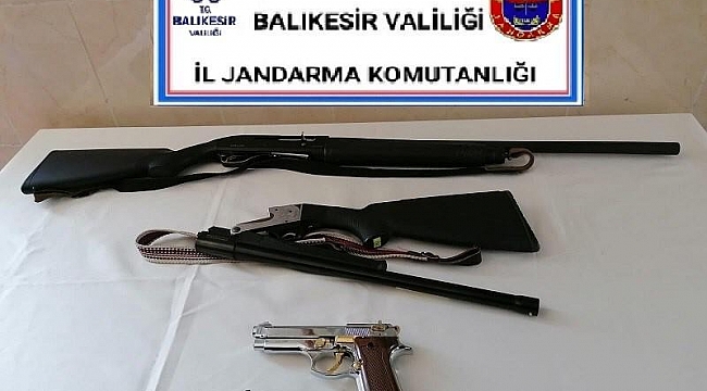 Balıkesir'de jandarma son 3 günde aranan 50 kişiyi yakaladı