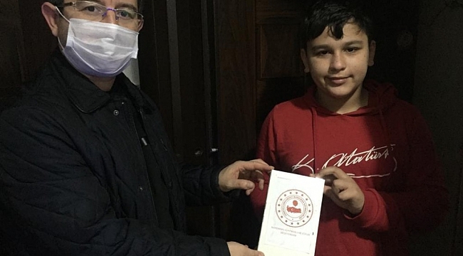 Bandırma'da tablet ve internet dağıtımları sürüyor