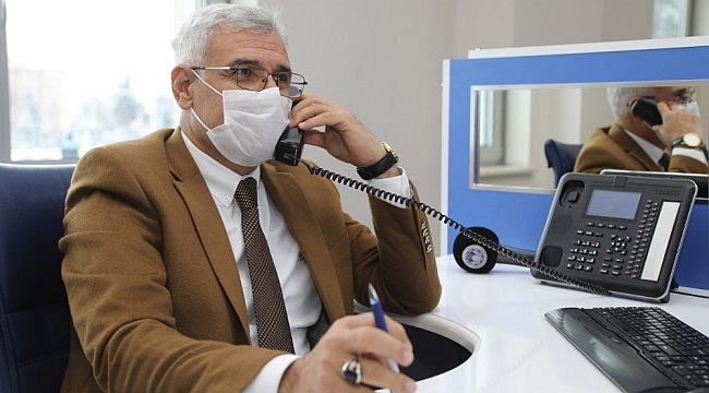 Başkan Güder, çağrı merkezine gelen talepleri dinledi