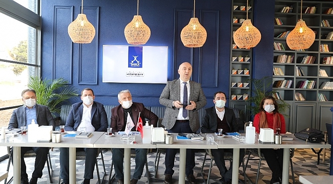 Başkan Muzaffer Bıyık, meclis üyelerine çalışmaları anlattı