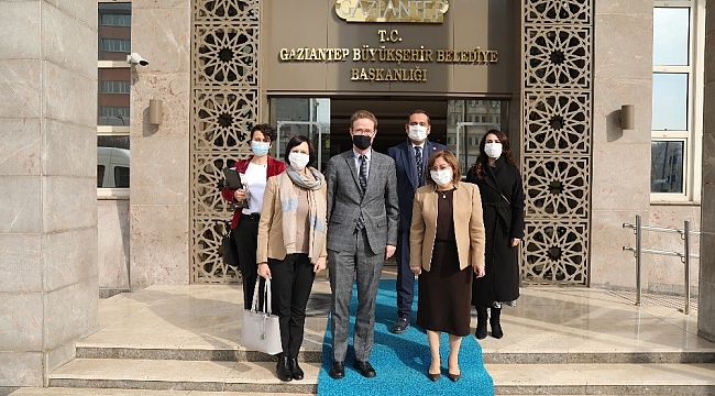 Başkan Şahin, Büyükelçi Landrut'u makamında ağırladı