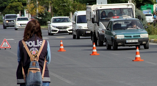 Bayburt'ta trafiğe kayıtlı araç sayısı Aralık ayı sonu itibarıyla 15 bin 798 oldu