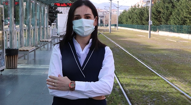 Bayılarak raylara düşen kadını fark eden vatman konuştu: "Bizde dikkat altın kuraldır"