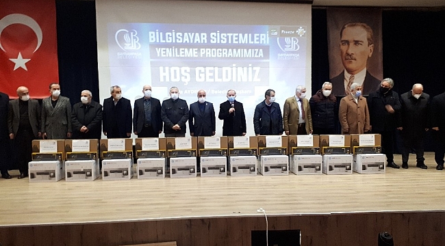 Bayrampaşa'da mahalle muhtarlarına bilgisayar desteği