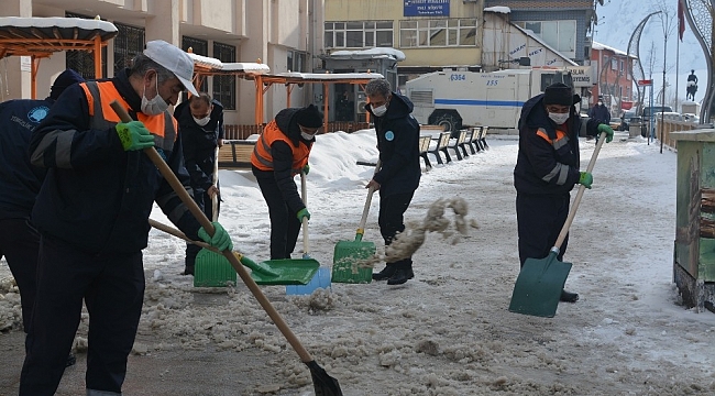 Belediye buz timi görev başında