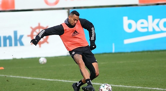 Beşiktaş, Josef de Souza'nın sözleşmesini uzattı
