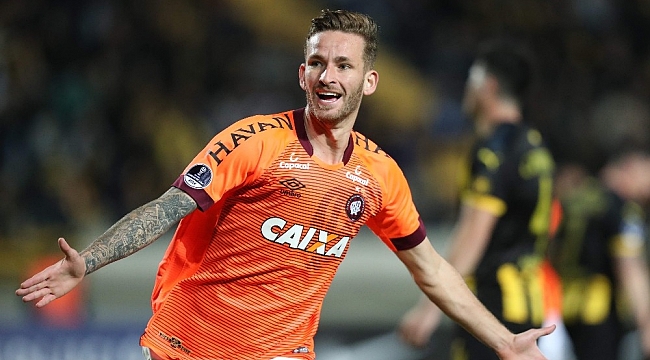 Beşiktaş'tan son gün stoper atağı